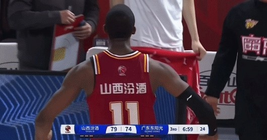  付政浩：迪亞洛扣籃后挑釁廣東替補席易引發(fā)沖突 起碼應該被警告