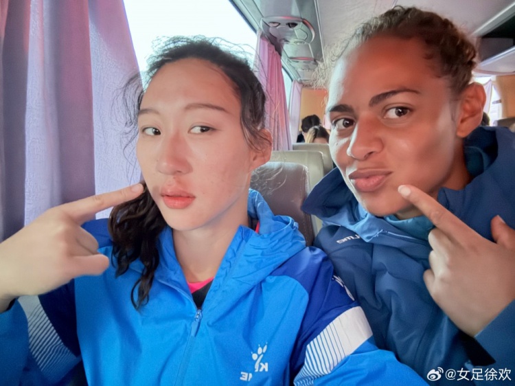 神勇!女足國門(mén)徐歡曬照,比賽中被球砸臉仍力保球門(mén)不失