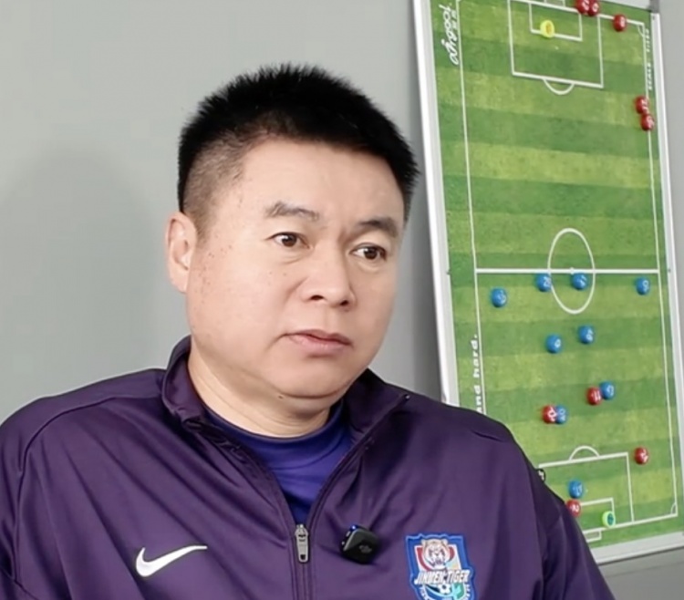  于根偉：和泰山B隊比賽津門(mén)虎分兩個(gè)陣容踢 下半場(chǎng)確實(shí)出現問(wèn)題