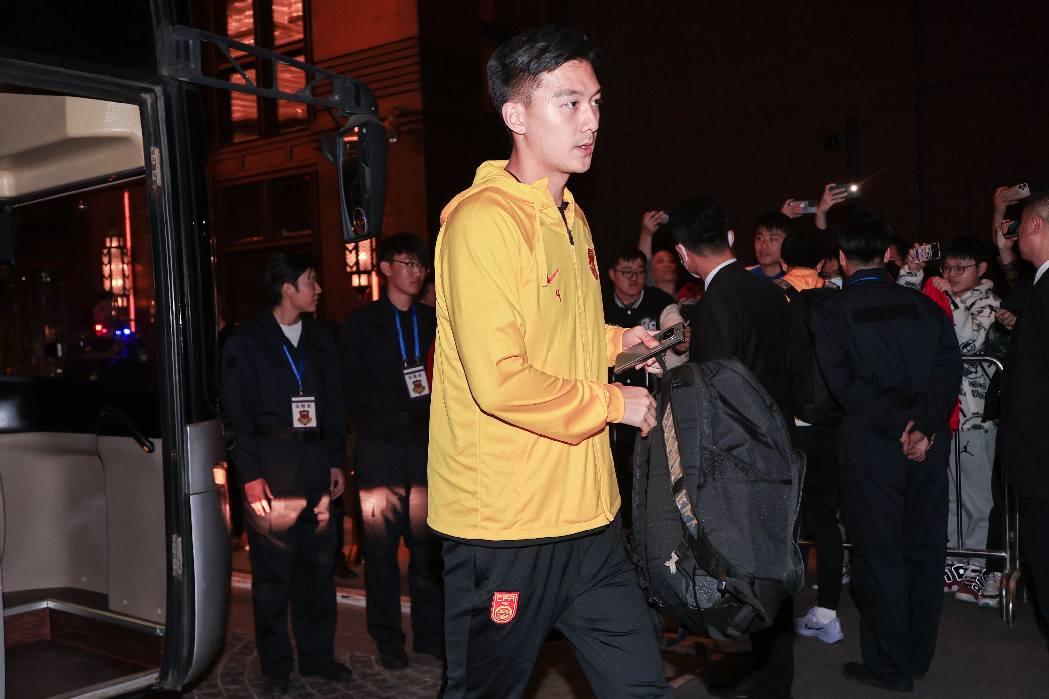津媒:李源一表現達標后伊萬(wàn)火速招入,蔣圣龍讓國足教練組舒緩
