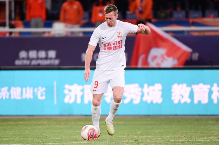  熱身賽：長(cháng)春亞泰2-1青島海牛 貝里奇、奧莫伊胡安弗破門(mén)???