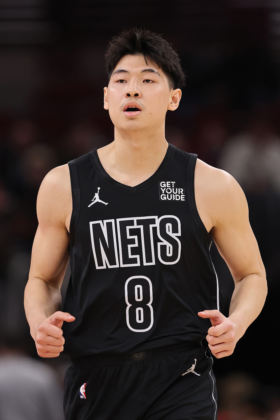  崔永熙：穿屬于自己的NBA球衣很不真實(shí) 有時(shí)還會(huì )懷疑是不是自己的