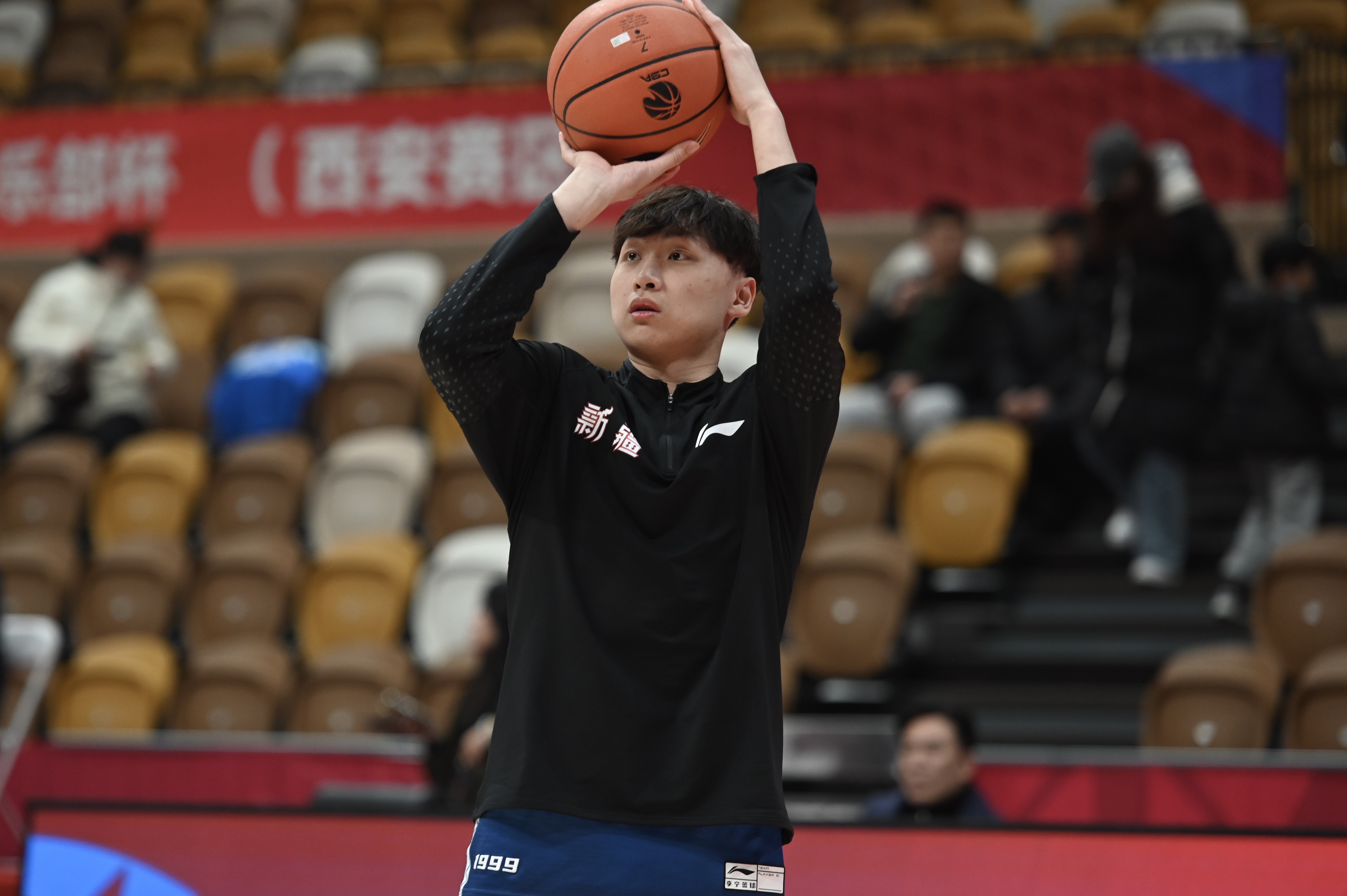 高效替補!齊麟7投4中&三分4中2 得到11分2板1帽