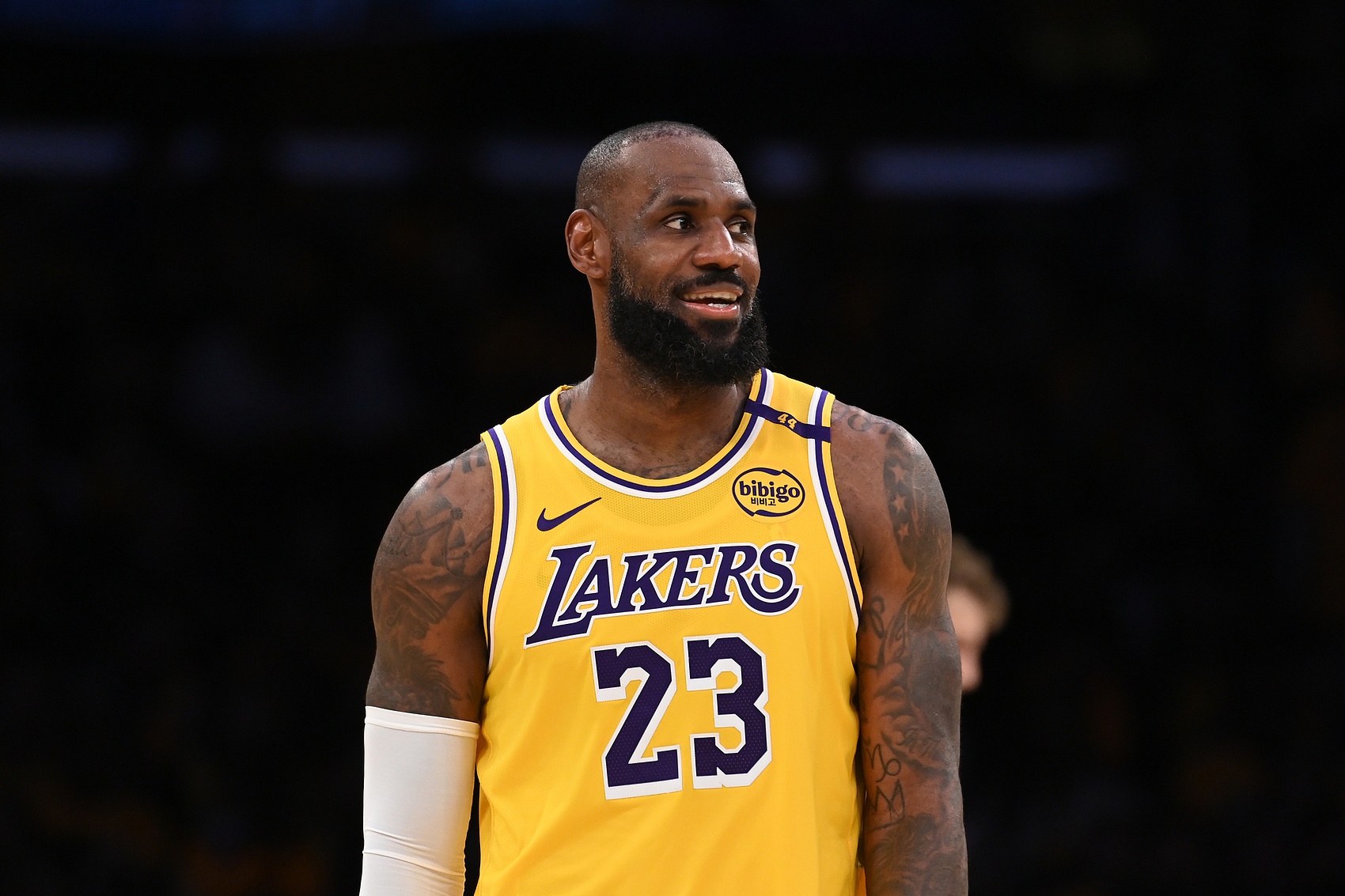 NBA官方:詹姆斯將缺席今日訓練和采訪(fǎng) 會(huì )出席正賽當天的媒體日