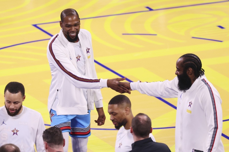 KD:以前的全明星也是最后才上強度 但現在三分進(jìn)太多比賽失控了