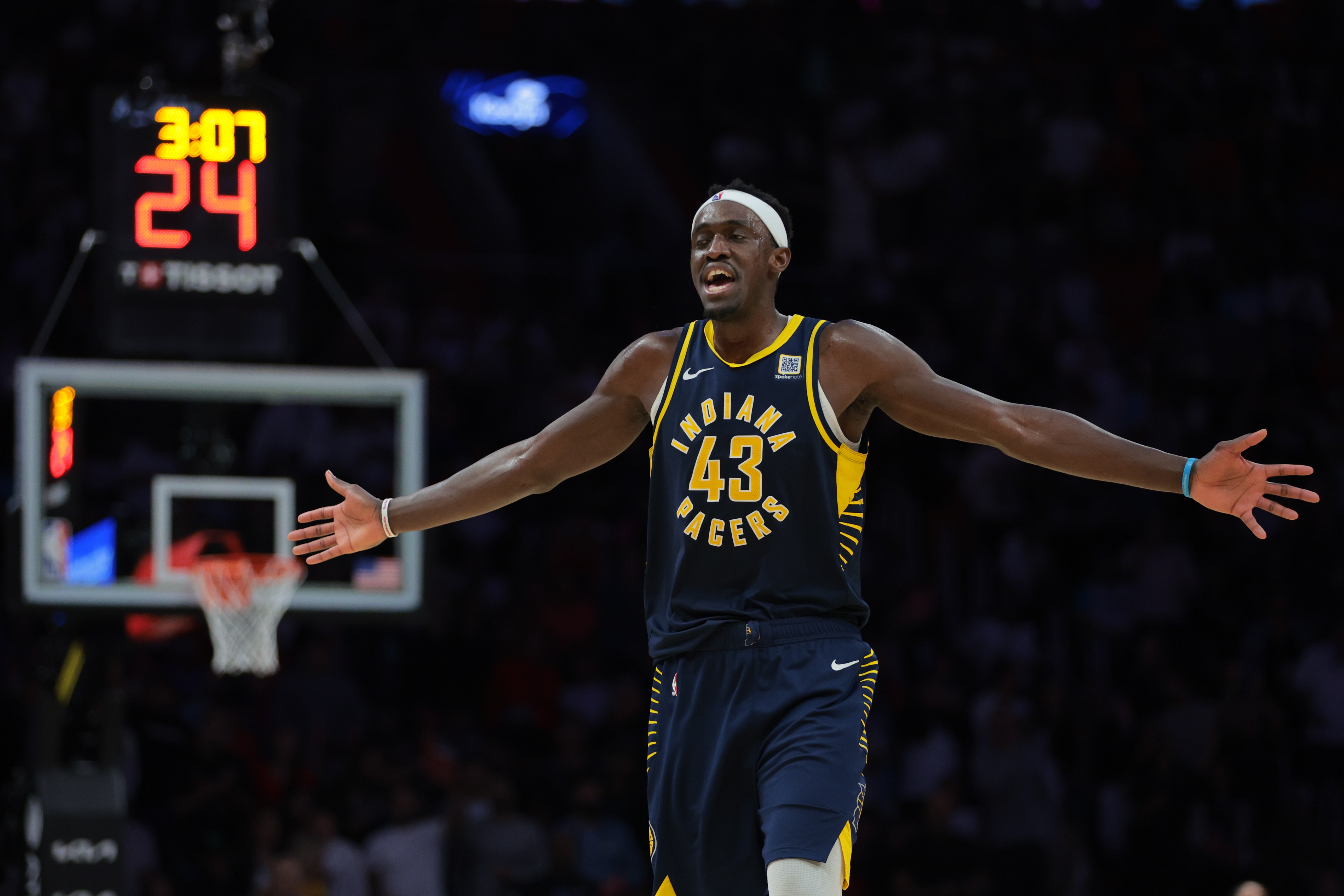  NBA官方：西亞卡姆因和裁判對峙并且說(shuō)臟話(huà) 被罰款25000美元
